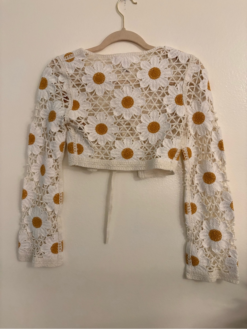RARE Daisy Crochet Tie Front Crop Top Boho Festival Coachella Cardigan Sz XS - Picture 3 of 16